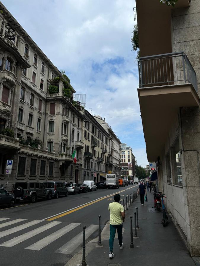 Moscova Luxury Bruno Apartment Milan Bagian luar foto